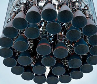 Как будет выглядеть "дно" сверхтяжелой ракеты Маска и космодром в океане – иллюстрации