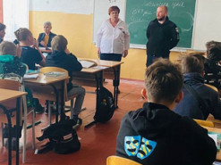 У Києві притягнули до адміністративної відповідальності батьків учня, який знущався з однокласника