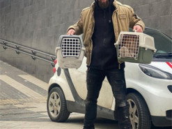 Відчував себе Ейс Вентурою: актор Олексій Суровцев розповів, як під обстрілами рятував тварин з Ірпеня