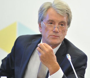 Віктор Ющенко відправлятиме на передову мед