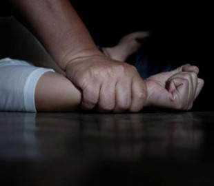 Познайомились в Інтернеті: у Чернівцях поліція розслідує ймовірне зґвалтування дівчини