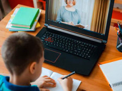 Відомо, чи перейдуть на дистанційне навчання школи у Києві