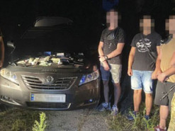 СБУ спіймала ділків у кількох областях, які переправляли чоловіків за кордон