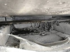 В Днепре на Центральном мосту сгорели кабеля интернет-провайдеров: жители остались без интернета