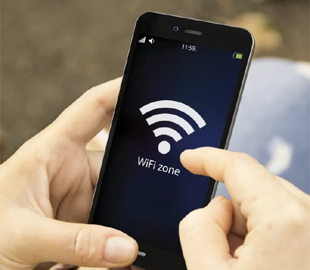 У Росії жінка «підняла на вуха» поліцію через точку Wi-Fi з назвою «Слава Україні»