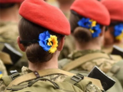 Жінок почнуть ставити на військовий облік: у чому буде відмінність від мобілізації чоловіків