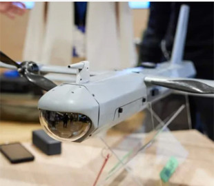 Українські розробники представили вдосконалені дрони з «розумними» боєприпасами