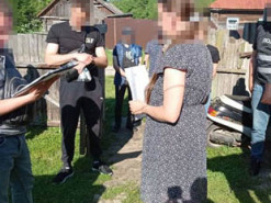 Работала на врага: в Черниговской области задержали агитатора оккупантов