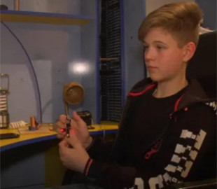 Юний розробник: 15-річний вінничанин винайшов пристрій передачі звуку через лазер