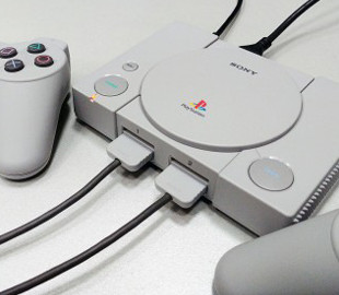 Эксперты iFixit разобрали легендарную PlayStation первого поколения
