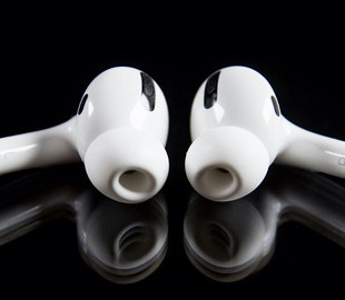 Apple обновила прошивку своих наушников AirPods Pro