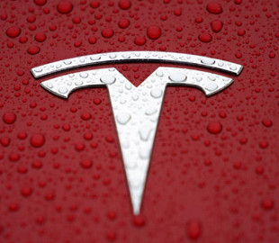 Тачскрин Tesla был уязвимым для DoS-атак