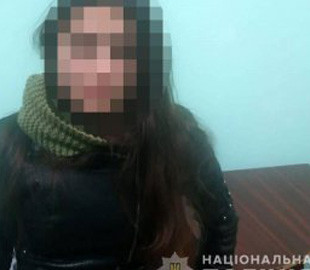 Попросила подзвонити: на автозаправці шахрайка видурила у чоловіка iPhone