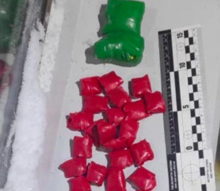 На Харьковщине арестовали "Деда Мороза", который сбывал наркотики в интернете