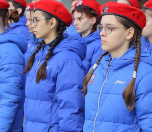 Культ войны: в сети показали, как оккупанты «зомбируют» детей в Крыму