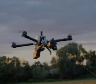 В Україні тестують німецький дрон з оптоволоконним керуванням, що захищає від РЕБ: у чому рішення