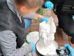 20-річна киянка зберігала з метою збуту особливо небезпечний психотроп