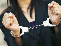 Сотрудница банка украла с карточек клиентов почти 800 тысяч гривен