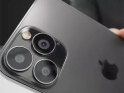 Франция заставила Apple вложить в комплект с iPhone 13 наушники