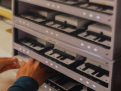 Apple створила спеціальний пристрій для оновлення запакованих iPhone