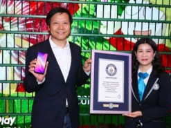 Глава Xiaomi установил рекорд Гиннеса при помощи 1005 смартфонов Xiaomi Play
