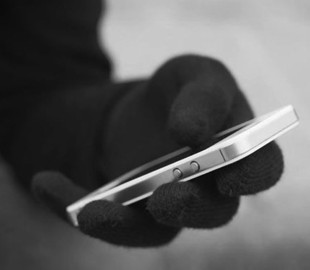 Из магазина на Крещатике ночью вынесли мобильников на 100 тысяч гривен