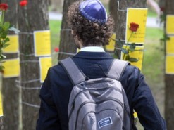 Facebook отказался удалять сообщения с отрицанием Холокоста