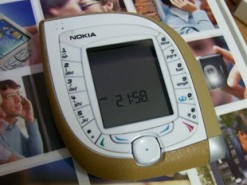 8 необычных моделей мобильных телефонов