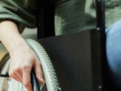 Оновлено правила виїзду за кордон у разі супроводу осіб з інвалідністю