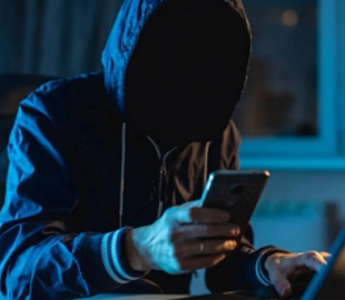 На Хмельниччині псевдобанкір ошукав жінку на понад 21 тисячу гривень