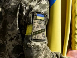 Виїзд військовозобов'язаних з України: хто зараз перебуває у "зеленому" списку