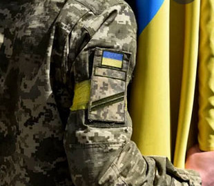 Виїзд військовозобов'язаних з України: хто зараз перебуває у "зеленому" списку