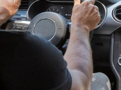 Автомобілі Ford навчаться підключатися до смартфонів без кабелю