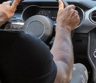 Автомобілі Ford навчаться підключатися до смартфонів без кабелю