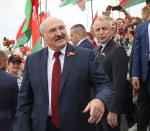 Лукашенко закрыл крупнейшее сетевое СМИ и приказал задержать журналистов