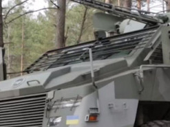 Новітня бронетехніка для ЗСУ: в Україні продемонстрували зразки для бойового застосування