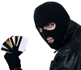 В Киеве бывшие работники банка зарабатывали на махинациях с платежными картами