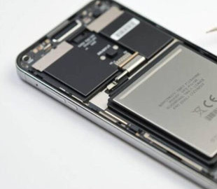 Чому смартфон не вмикається: основні причини та що робити