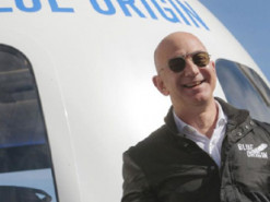 Джефф Безос полетит в космос вместе со своим братом в июле этого года