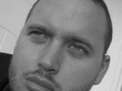 Умер сдавший Челси Мэннинг хакер