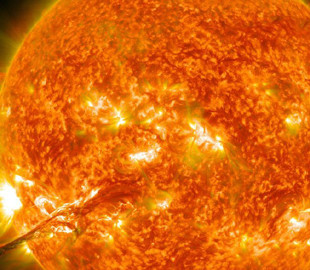 Землю накриє потужна магнітна буря: названо дату