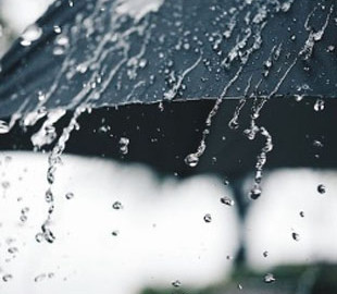 На Україну насуваються дощі: актуальний прогноз погоди на вихідні