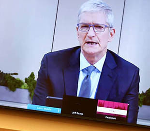 Глава Apple раскритиковал соцсети в ходе конфликта с Facebook