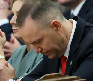 Навроцький під тиском криптоскандалу: чи витримає рейтинг президента нову порцію компромату