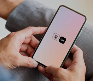 "Не все так просто": у Мінцифри розповіли, коли українці зможуть голосувати в смартфоні