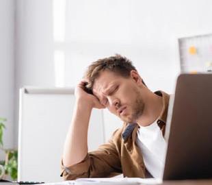 54% работников в мире заявляют о переутомлении от работы и выгорании — исследование