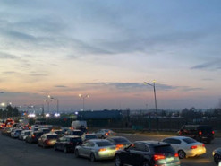 "Нульове розмитнення" скасоване: в останній день в чергах у людей здавали нерви, а зараз вони кидають там авто