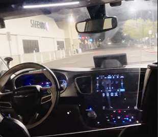 Сравнение автопилотов Tesla и Waymo в реальных условиях