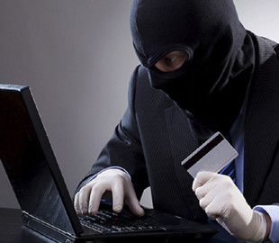 Шахраї від імені "Укрпошти" розсилають листи-пастки, аби потім вкрасти гроші з банківських карток