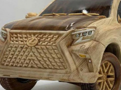 В сети показали удивительный Lexus GX 460, полностью вырезанный из дерева